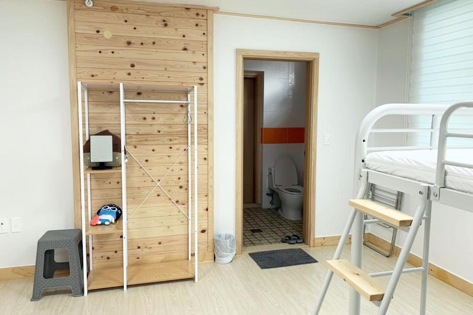 Jeju Guesthouse Togŭnnae المظهر الخارجي الصورة